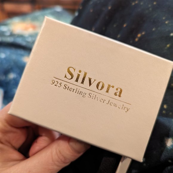 Silver celtic knot earrings - Picture 2 of 4